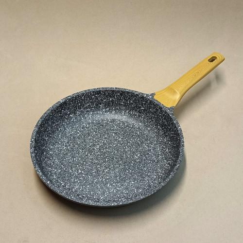 Bazar del Gastronómico - Equipamiento integral para la Gastronomia en Mar  del Plata SARTENES CHEF CERAMICA GRANITO 24 CM. MANGO BAKELITA SIMIL MADERA  G-1334-5